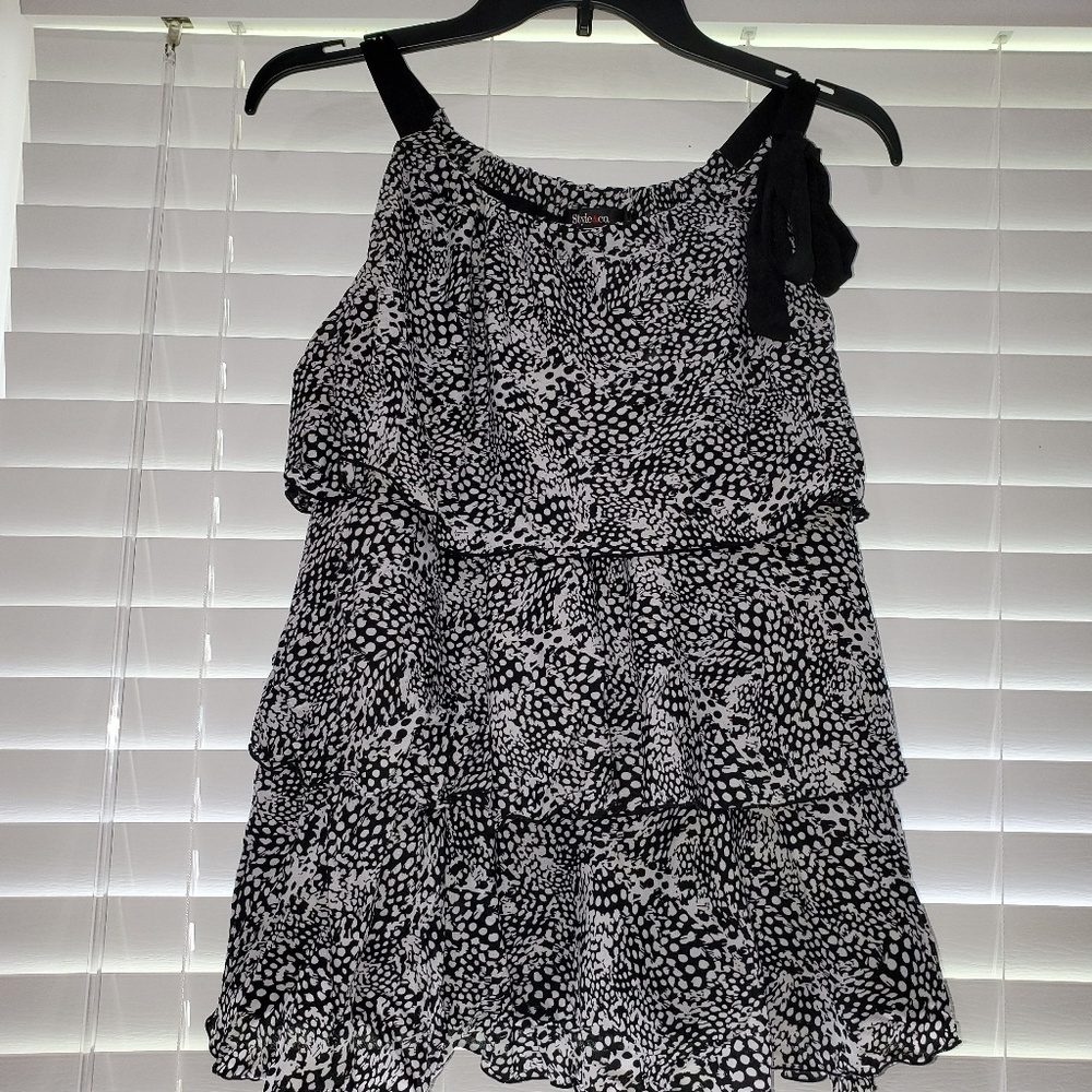 Ruffled tank top